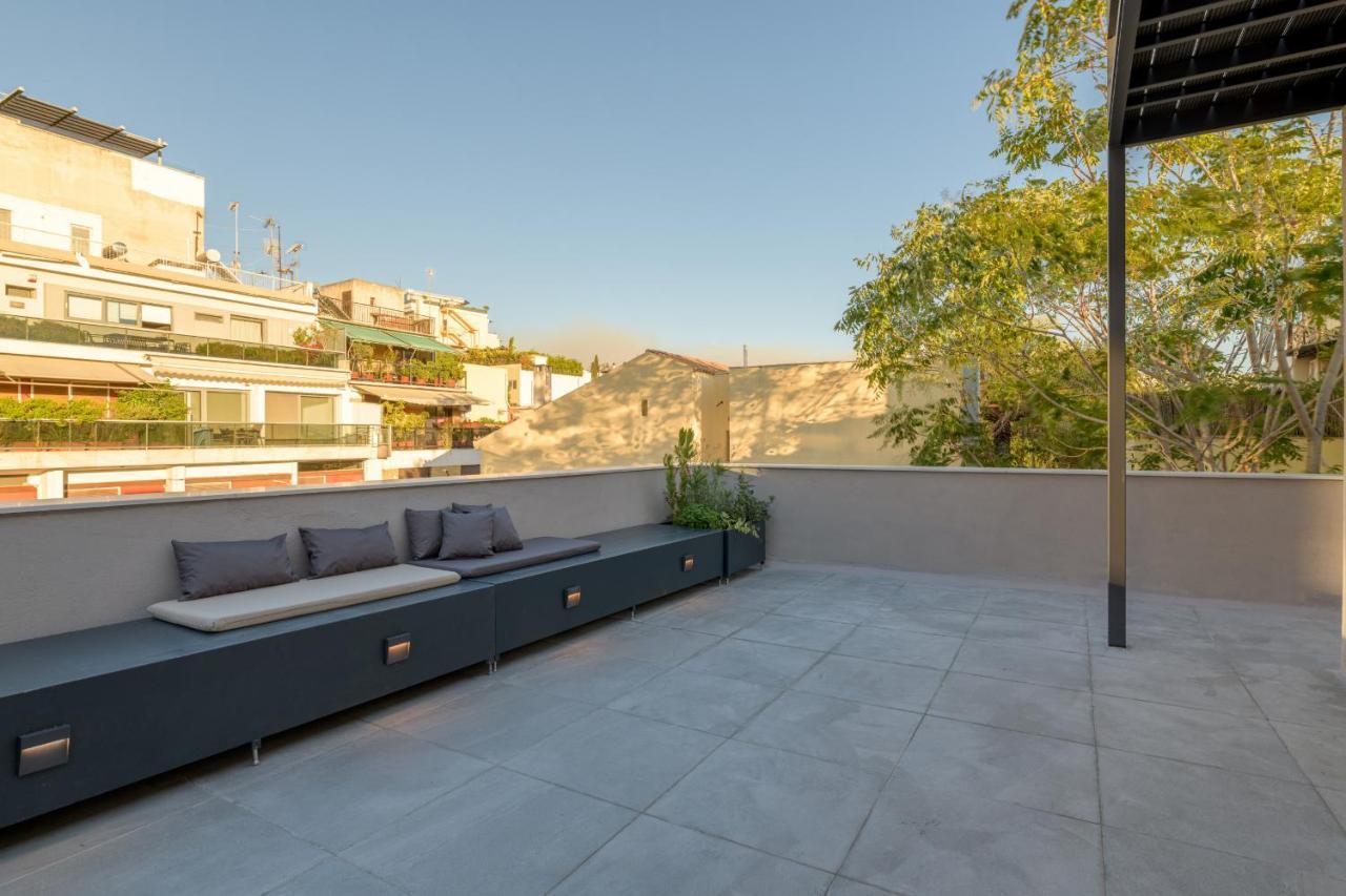 An Outstanding 3 Bdrm In The Heart Of